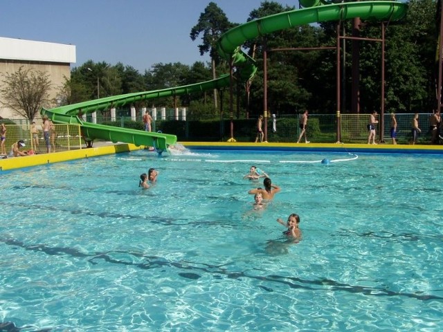 Jeśli dopisze pogoda już w środę pierwsi chętni będą się mogli wykąpać w otwartym basenie na terenie stalowowolskiego MOSIR-u.