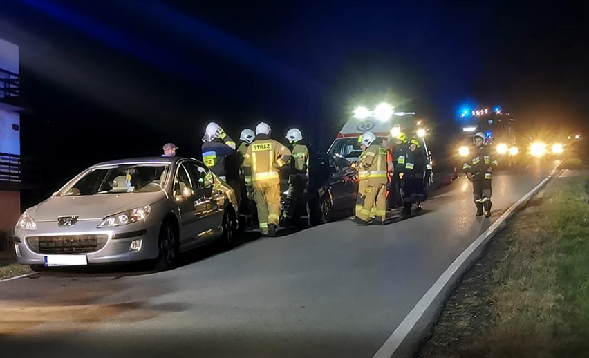 Kierowca pijany. Samochody rozbite. Droga pod Limanową zablokowana