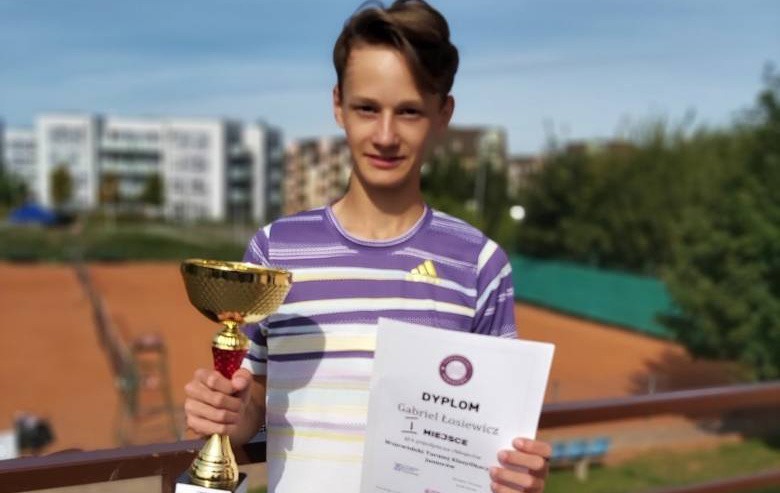 Gabriel Łosiewicz wygrał turniej tenisowy w Pobiedziskach [ZDJĘCIA]