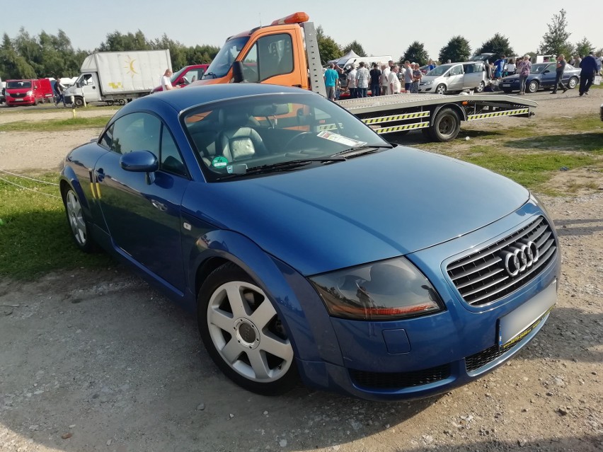 Audi TT. Pojemność silnika: 1.8. Rok produkcji: 1999. Stan...