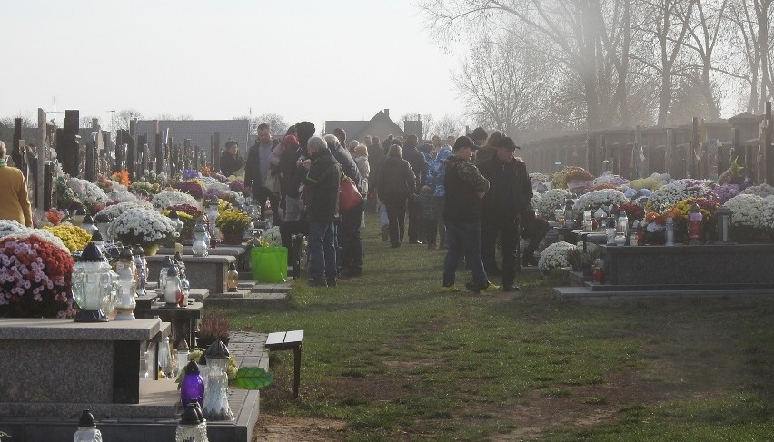 Cmentarz parafialny w Małkini Górnej, 1.11.2019