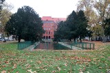 Nowy projekt i nowy termin na rewitalizację placu Batorego w Szczecinie. Nie będzie wycinki drzew