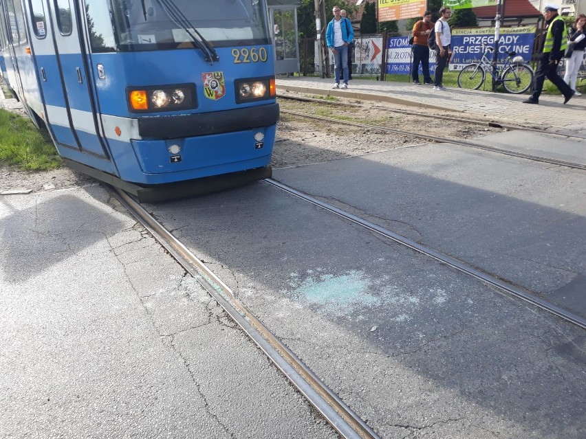 Wypadek, tramwaje nie jeżdżą do Leśnicy (ZDJĘCIA)