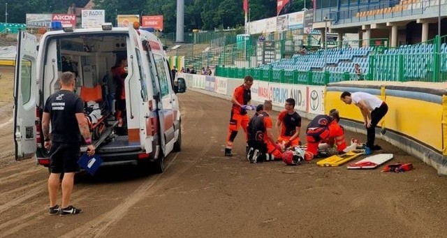 W XIII wyścigu, po wypadku z udziałem Denisa Zielińskiego i Dawida Rempały na torze musiała się pojawić karetka pogotowia.