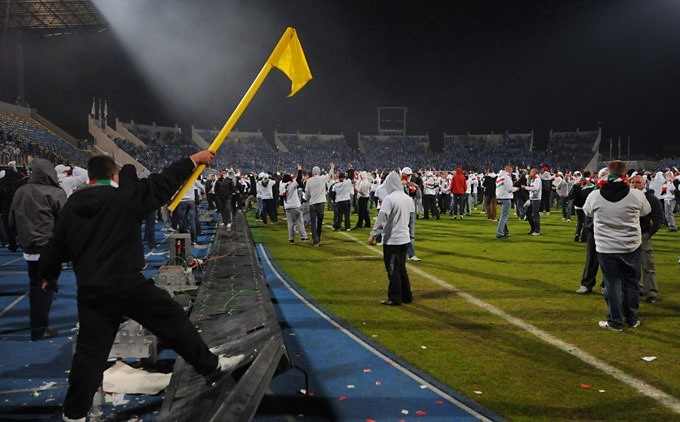 [nowe zdjęcia] Lech Poznań - Legia Warszawa. Mecz i demolka