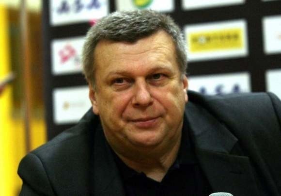 Prezes tarnobrzeskiego klubu Zbigniew Pyszniak corocznie dokonuje cudu by móc montować silną drużynę.