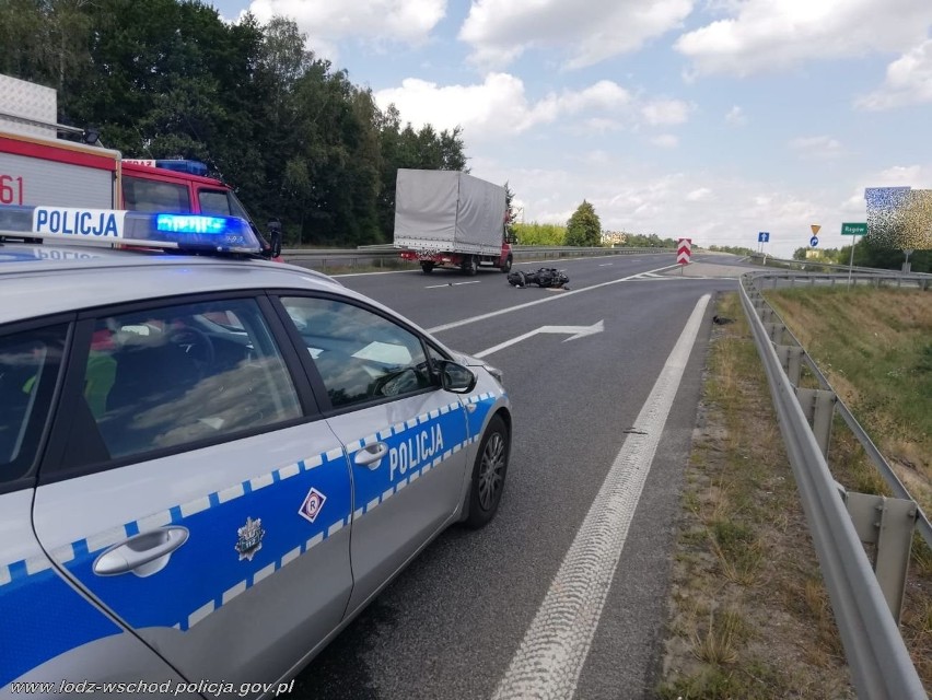 Ruch został wstrzymany, Policja zorganizowała objazdy drogą...