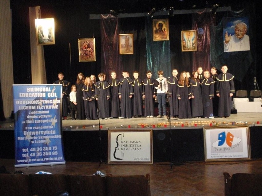 Teatr Proscenium znów pokazał klasę i dal piękny "Koncert papieski"