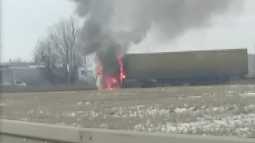 Pożar ciężarówki na autostradzie A4. Były utrudnienia