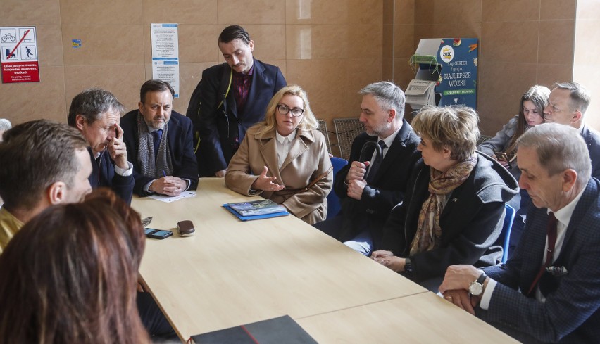 Przedstawiciele Komitetu Regionów wizytowali punkty pomocy uchodźcom w Rzeszowie