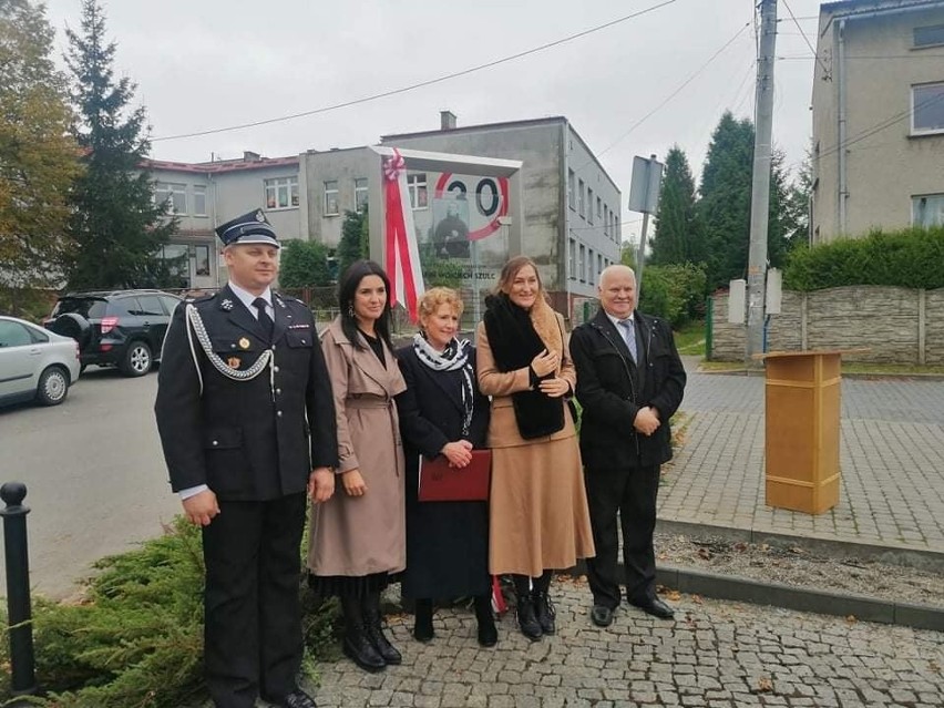 Uroczyste odsłonięcie tablicy pamiątkowej, poświęconej...