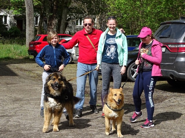 Na terenie parku przy Pałacu w Nacławiu Stowarzyszenie Kierunek Polanów zorganizowało już po raz trzeci imprezę dla psiarzy – Dogtrekking Przystanek Polanów.