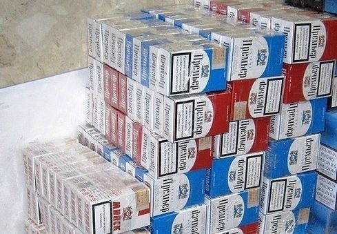 Papierosy bez akcyzy i alkohol przechowywane były w mieszkaniu przy Dojnowskiej