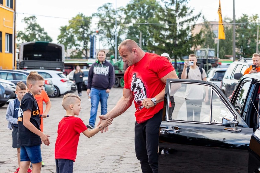 Mariusz Pudzianowski starannie dba o fizyczną formą, którą...