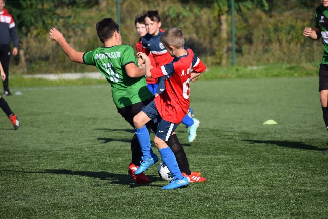 Olimpia Pogoń Staszów pokonała GKS Solec-Zdrój. Zobacz więcej zdjęć.