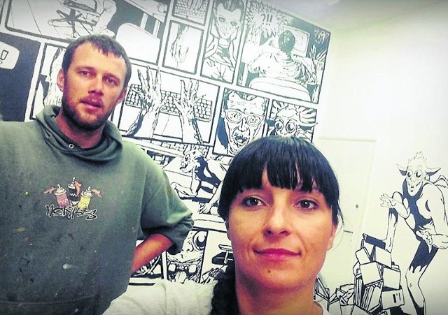 Wojciech Stefaniec, jeden z najbardziej znanych w Polsce autorów komiksów, przygotował mural w bibliotecznej sali razem z Anną Bajer, nauczycielką plastyki w słupskiej Szkole Podstawowej nr 8.