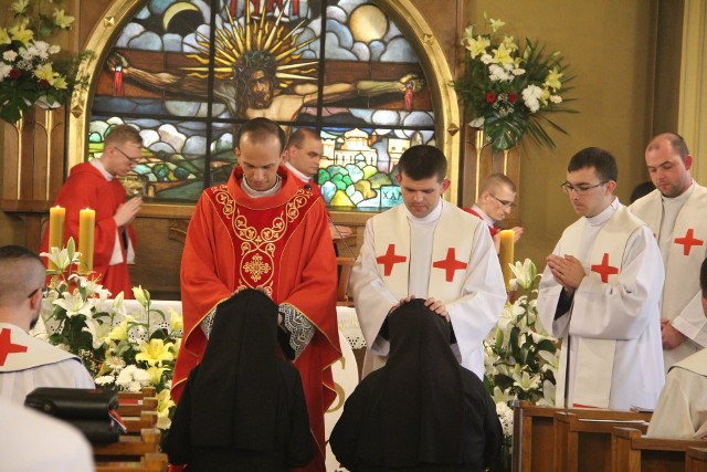 We wtorek, 1 czerwca, w kaplicy w Wyższym Seminarium Duchownym w Kielcach nowo wyświęceni kapłani celebrowali mszę świętą prymicyjną.