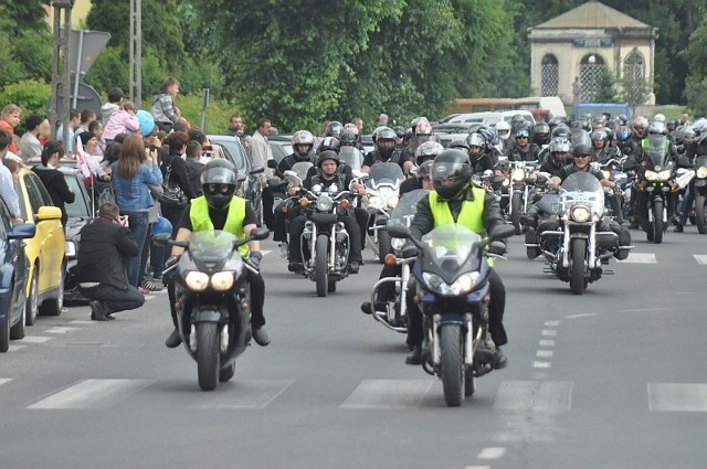 Parada motocyklistów wyjechała sprzed koneckiego domu kultury