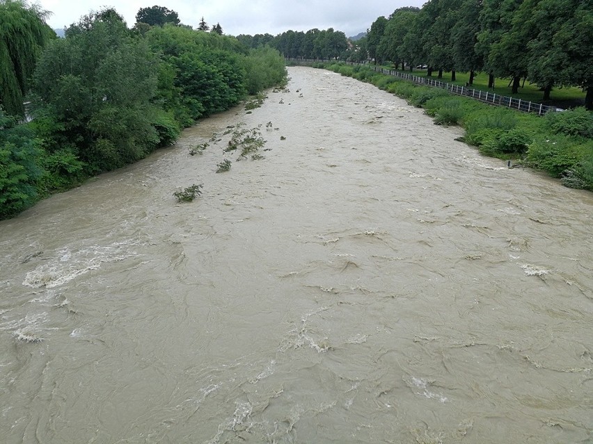 Przekroczone stany alarmowe na Dunajcu i Kamienicy. Najwyższy stopień zagrożenia