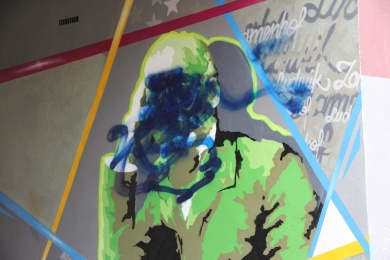 Mural z podobizną Ludwika Zamenhofa zdewastowany (zdjęcia)