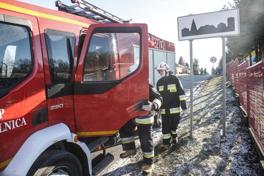 W Niechobrzu samochód osobowy wjechał w grupę dzieci.