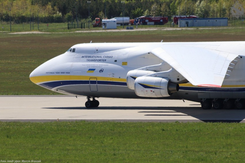 Gdynia. Na lotnisku w Babich Dołach wylądował potężny samolot Antonov Airlines [ZDJĘCIA, FILM]