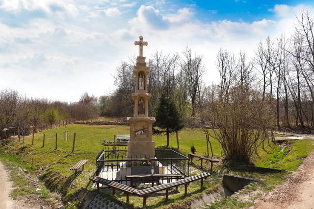Mająca ok. 200 lat kapliczka w Węgrzcach Wielkich odzyskała dawny blask. to jeden z najstarszych tego typu obiektów w gminie Wieliczka