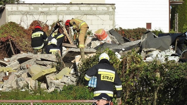 Po budynku, w którym mieszkał 34-latek zostało tylko gruzowisko. On sam jest  w ciężkim stanie