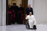 Papież Franciszek ma poważne problemy z głosem. Nie jest w stanie wygłaszać przemówień