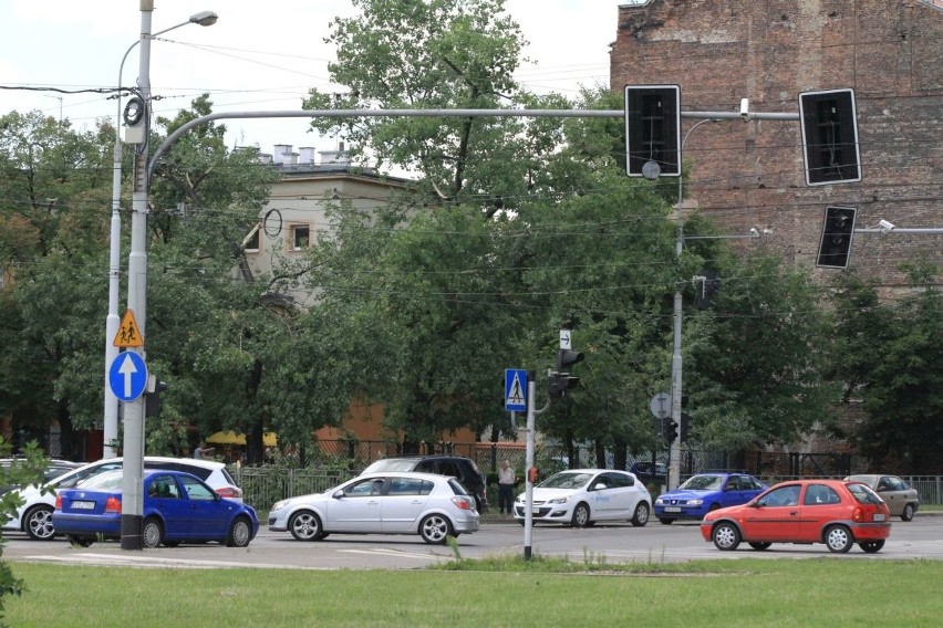 Skutki nocnej nawałnicy we Wrocławiu