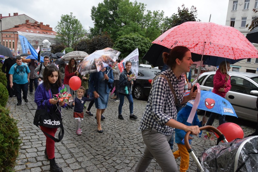 Marsz dla Życia i Rodziny przeszedł ulicami Bielska-Białej ZDJĘCIA