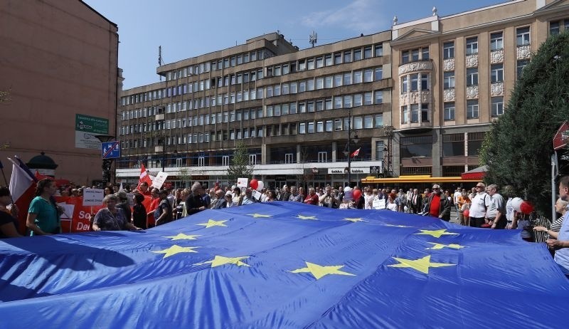 Manifestacja, pochód i piknik europejski w Łodzi - tak się święci 1 Maja! [zdjęcia]