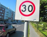 Tempo 30 km/h. Felieton Iwaszkiewicza 