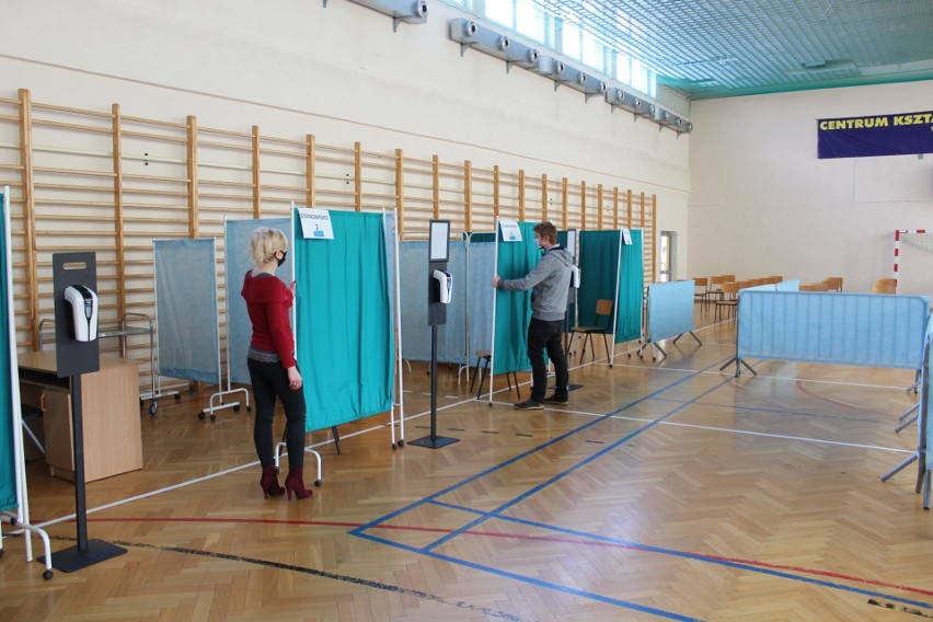 Punkt szczepień masowych w Ostrowcu jest już prawie gotowy. Czeka na akceptację wojewody (ZDJĘCIA)