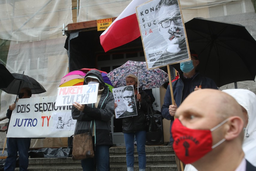W poniedziałek w całej Polsce odbyły się protesty "Dziś...