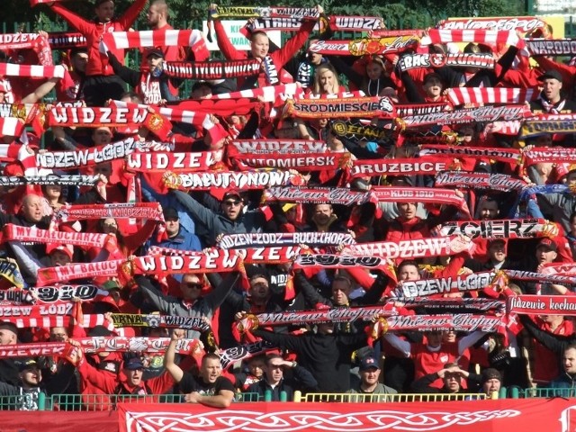Tysiące kibiców Elany Toruń i Widzewa Łódź wspólnie kibicowały swoim drużynom na trybunach. 6 października 2019 roku to było prawdziwe piłkarskie święto: dobry mecz i jeszcze lepsza atmosfera na stadionie.