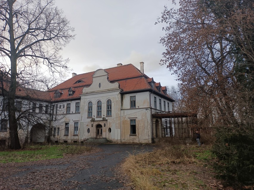 Pałac w Kujawach na Śląsku Opolskim kiedyś był prawdziwą...