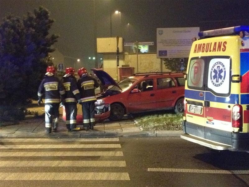 Dwa auta zderzyły się na pl. Konstytucji 3 Maja.