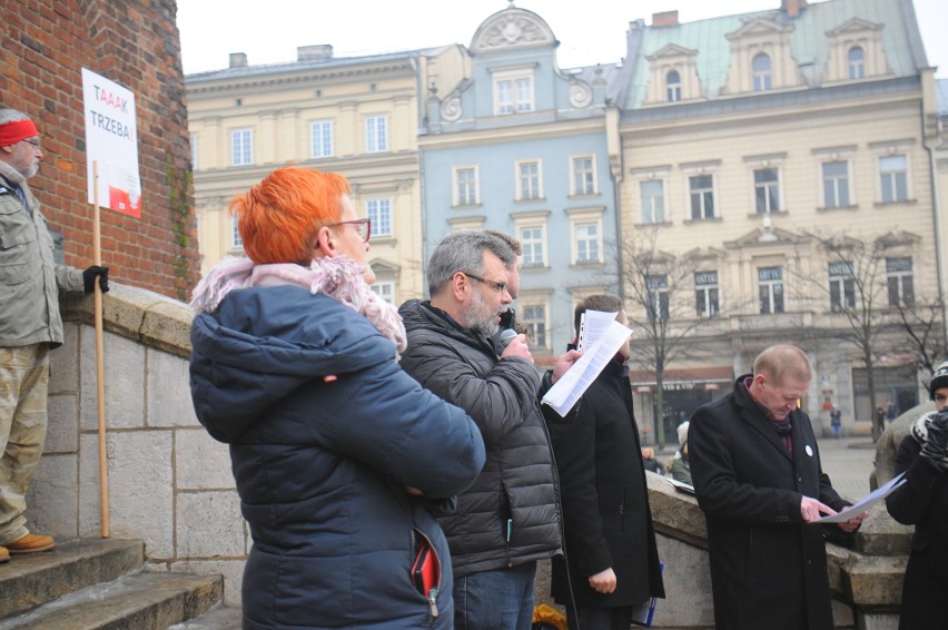 Kraków. Protest KOD-u przeciw reformie sądownictwa [ZDJĘCIA, WIDEO]