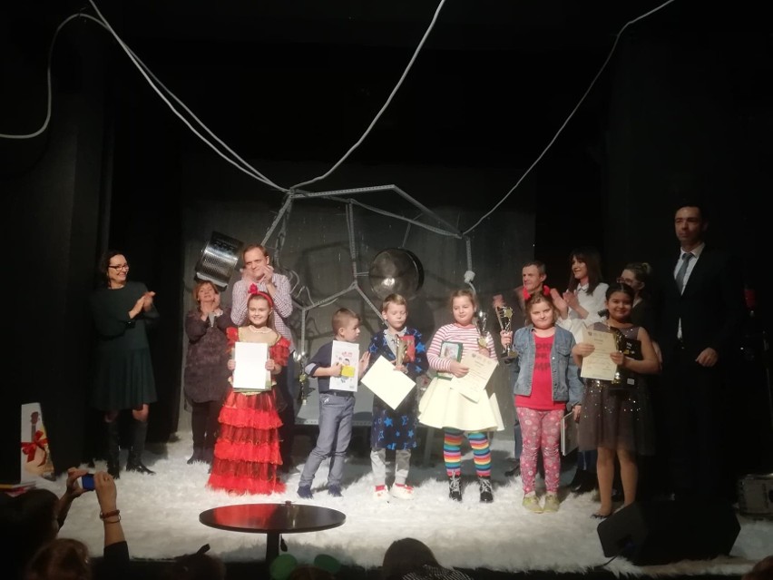 Uczniowie kieleckich szkół wystąpili na deskach teatru. Nagrodę Grand Prix zdobyła Martyna Ziębacz