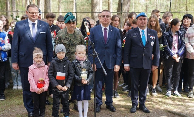 W Anielinie odbyły się uroczystości upamiętniające majora Henryka Dobrzańskiego "Hubala". Wzięła w nich udział młodzież z powiatu włoszczowskiego oraz Kielc.