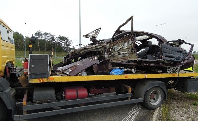 Śmiertelny wypadek na autostradzie! Alfa romeo szybowała w powietrzu [FILM, zdjęcia]