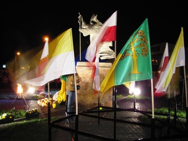 W Małkini, pod nowym pomnikiem, modlono się do błogosławionego Jana Pawła II