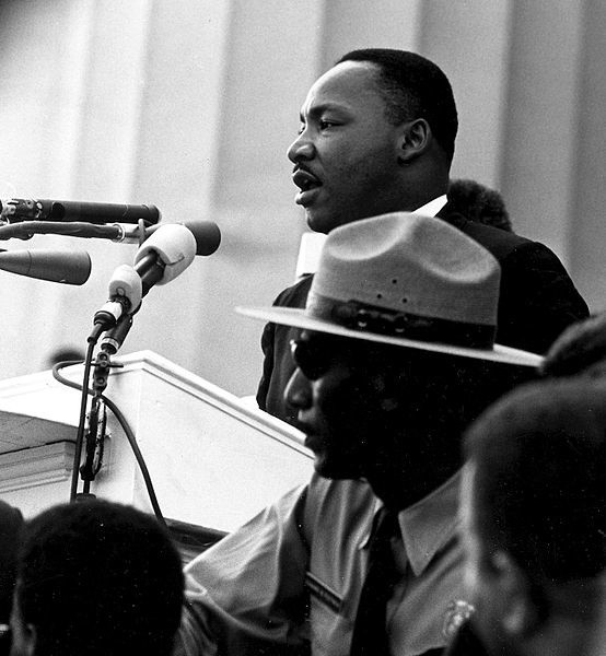 Martin Luter King wygłaszający słynne "I have a dream"