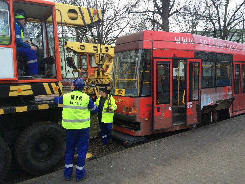 Wykolejenie tramwaju linii 4. Wprowadzono autobus zastępczy