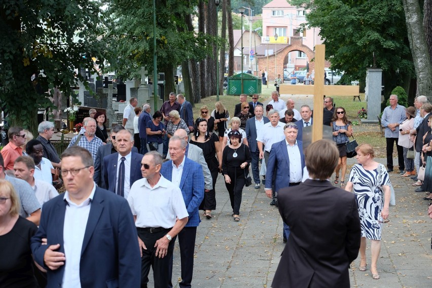 Pogrzeb Jarosława Dziemiana na cmentarzu farnym w...