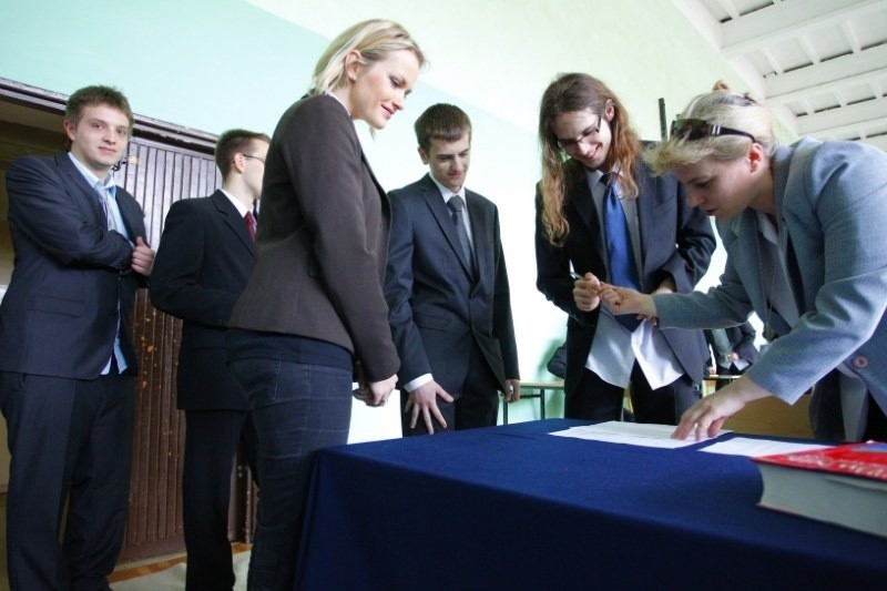 Matura 2013 - egzamin uczniów Zespołu Szkół Łączności w...