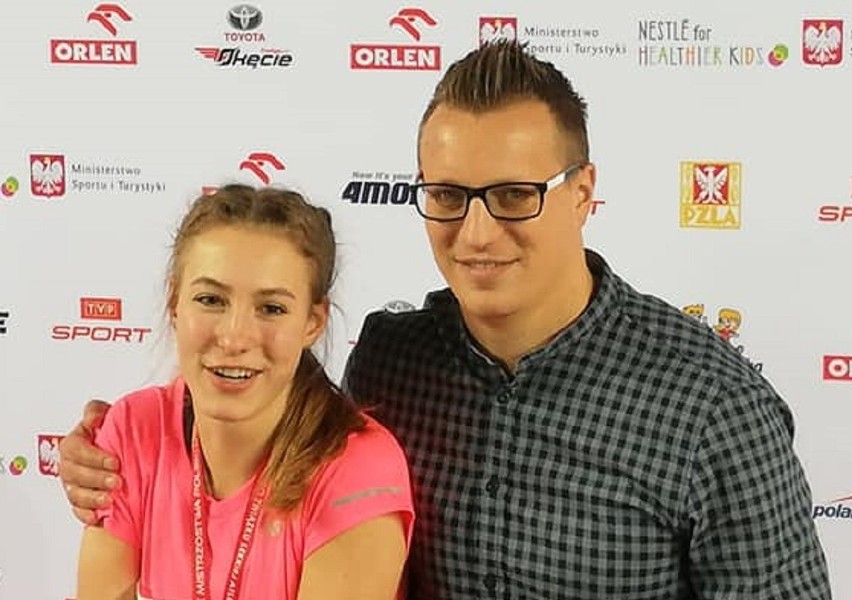 Alicja Kaczmarek z ALKS AJP Gorzów z trenerem Tomaszem Saską