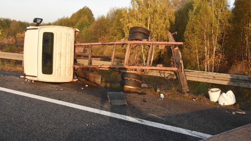 Wypadek na S8 w miejscowości Tumanek. Zderzyły się dwa samochody. 16.10.2022