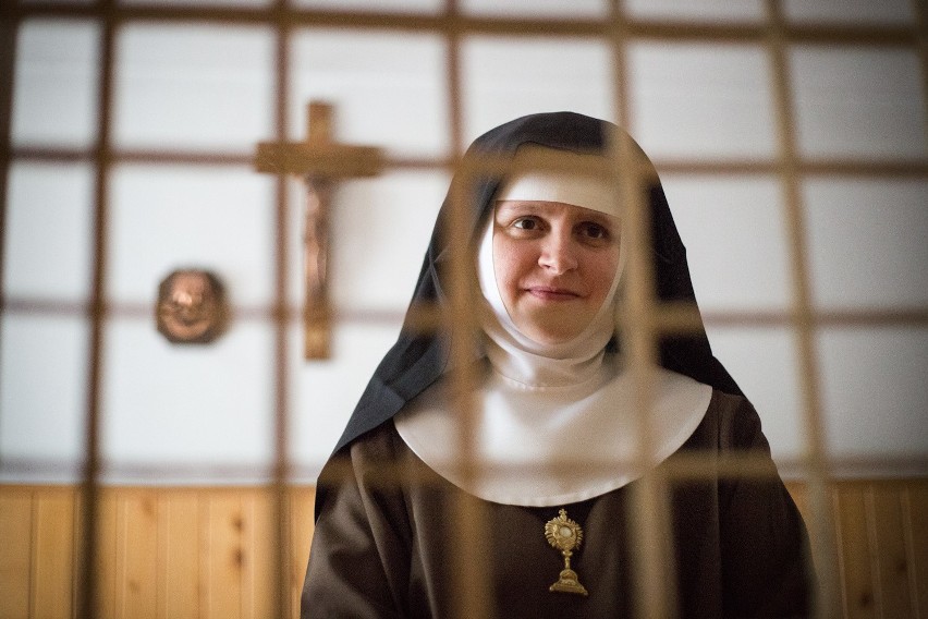 Jak żyją siostry Klaryski w zamkniętym klasztorze w Słupsku?...